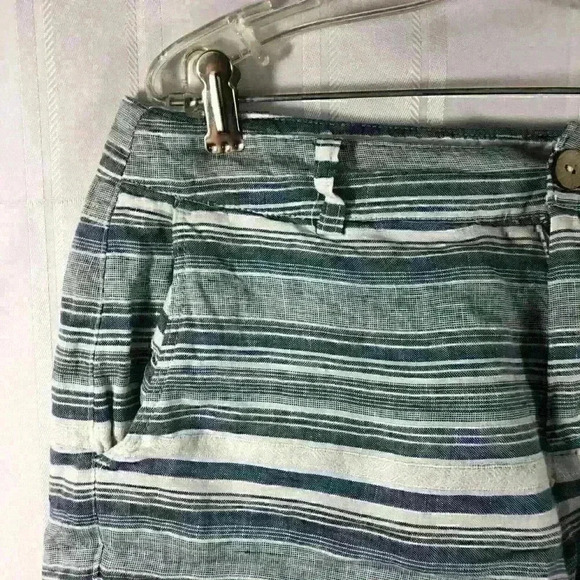 Artisan NY Blue and White Women's Size: 4 100% Linen Striped Fabric Shorts - Picture 5 of 5